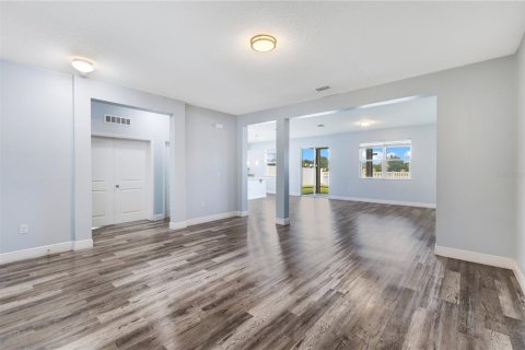 Casa en venta en Orlando, Florida, 4 dormitorios, 198.9 m2 № 1915992 - foto 7
