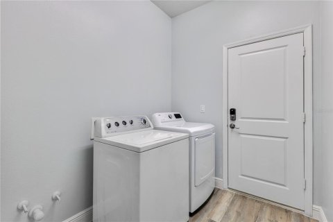Casa en venta en Orlando, Florida, 4 dormitorios, 198.9 m2 № 1915992 - foto 21