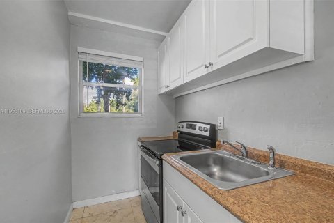 Casa en alquiler en Miami Beach, Florida № 2010555 - foto 11