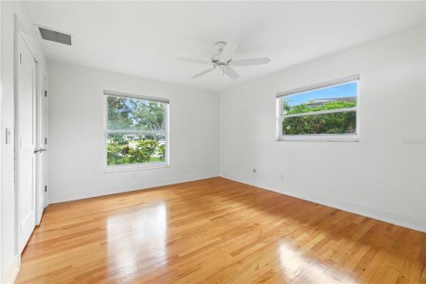 House in Clearwater, Florida 2 bedrooms, 118.26 sq.m. № 1884095 - photo 17