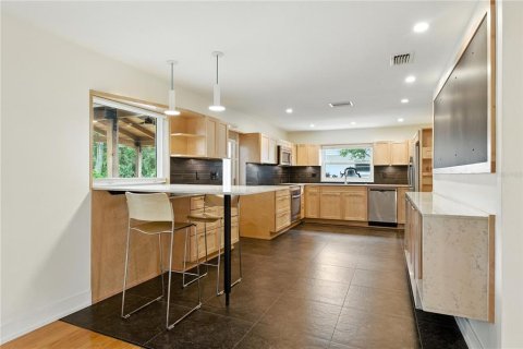 House in Clearwater, Florida 2 bedrooms, 118.26 sq.m. № 1884095 - photo 10