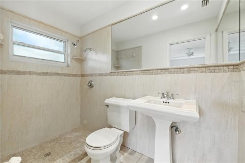 House in Clearwater, Florida 2 bedrooms, 118.26 sq.m. № 1884095 - photo 16
