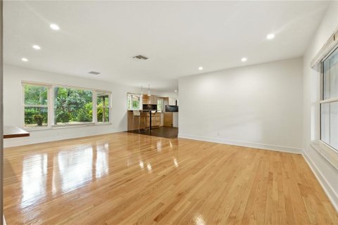 House in Clearwater, Florida 2 bedrooms, 118.26 sq.m. № 1884095 - photo 6