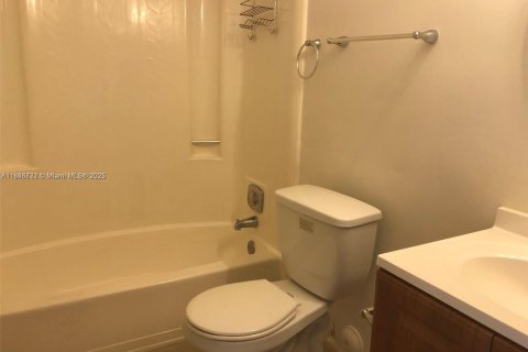 House in North Lauderdale, Florida 2 bedrooms, 94.02 sq.m. № 1845875 - photo 16