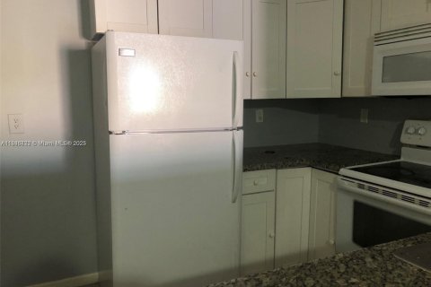 House in North Lauderdale, Florida 2 bedrooms, 94.02 sq.m. № 1845875 - photo 9