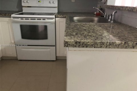 House in North Lauderdale, Florida 2 bedrooms, 94.02 sq.m. № 1845875 - photo 10