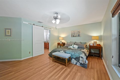 House in Weston, Florida 3 bedrooms, 188.22 sq.m. № 1794043 - photo 16