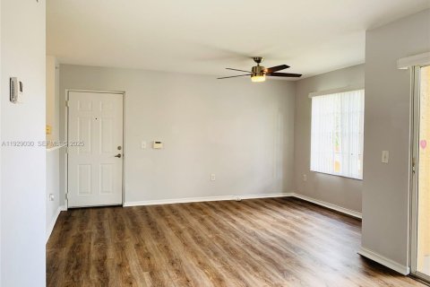 Condominio en alquiler en West Palm Beach, Florida, 1 dormitorio, 70.61 m2 № 1987441 - foto 12