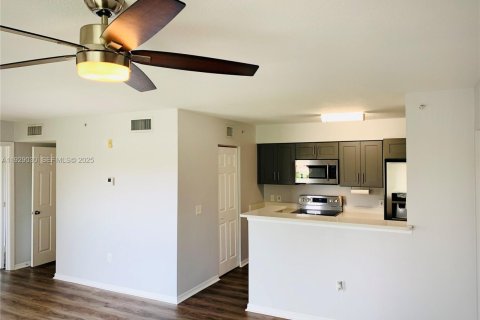 Condominio en alquiler en West Palm Beach, Florida, 1 dormitorio, 70.61 m2 № 1987441 - foto 2