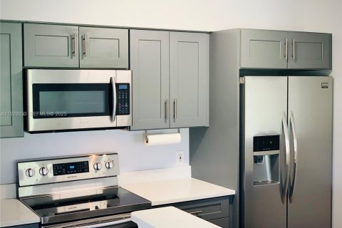 Condominio en alquiler en West Palm Beach, Florida, 1 dormitorio, 70.61 m2 № 1987441 - foto 5