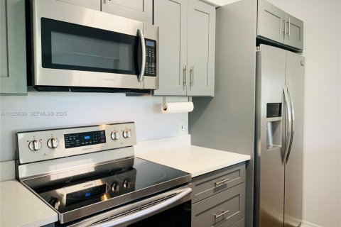 Condominio en alquiler en West Palm Beach, Florida, 1 dormitorio, 70.61 m2 № 1987441 - foto 6