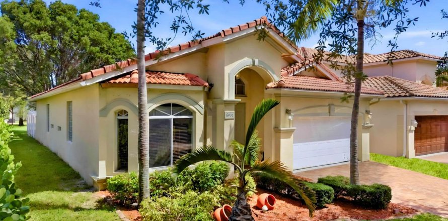 Casa en West Palm Beach, Florida 3 dormitorios, 179.77 m2 № 2265193