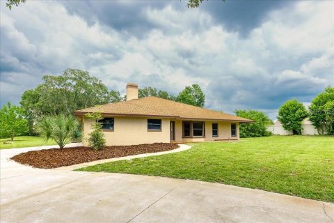 House in Windermere, Florida 5 bedrooms, 271.09 sq.m. № 1740489 - photo 1