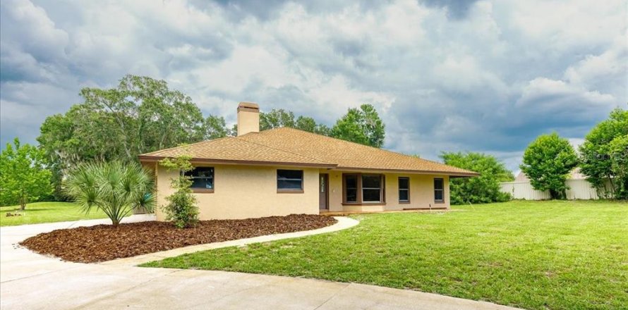House in Windermere, Florida 5 bedrooms, 271.09 sq.m. № 1740489