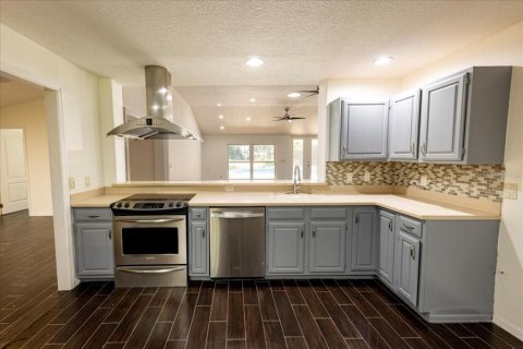 House in Windermere, Florida 5 bedrooms, 271.09 sq.m. № 1740489 - photo 4