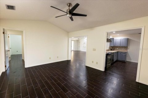 House in Windermere, Florida 5 bedrooms, 271.09 sq.m. № 1740489 - photo 9