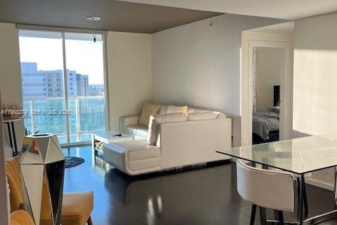 Condominio en Miami, Florida, 2 dormitorios  № 2046845