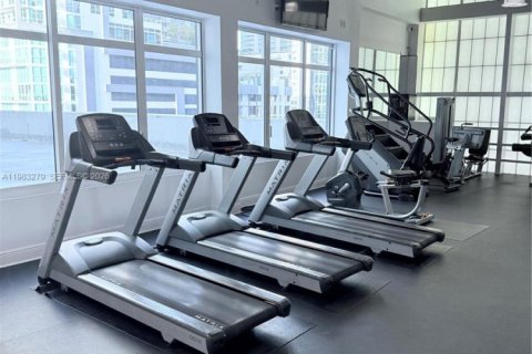 Condominio en alquiler en Miami, Florida, 2 dormitorios, 99.31 m2 № 2046845 - foto 13