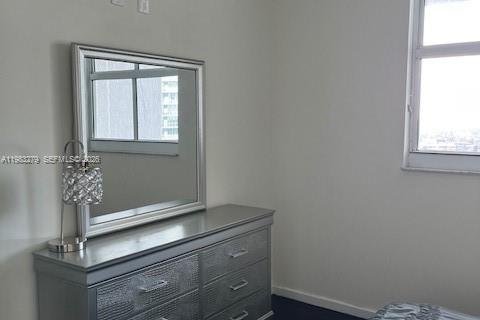 Condominio en alquiler en Miami, Florida, 2 dormitorios, 99.31 m2 № 2046845 - foto 6