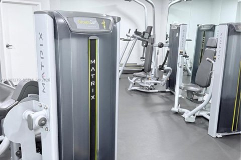 Condominio en alquiler en Miami, Florida, 2 dormitorios, 99.31 m2 № 2046845 - foto 17