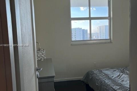 Condominio en alquiler en Miami, Florida, 2 dormitorios, 99.31 m2 № 2046845 - foto 7