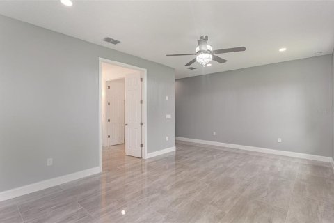 House in Palm Bay, Florida 4 bedrooms, 201.69 sq.m. № 1914982 - photo 15
