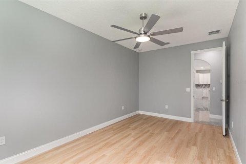 House in Palm Bay, Florida 4 bedrooms, 201.69 sq.m. № 1914982 - photo 27