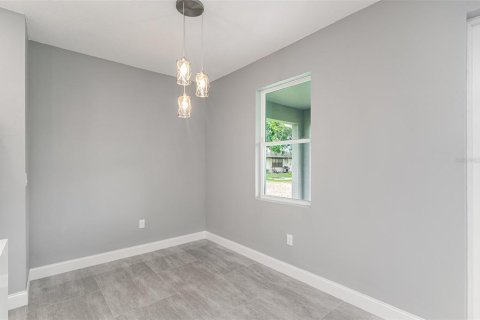 House in Palm Bay, Florida 4 bedrooms, 201.69 sq.m. № 1914982 - photo 7