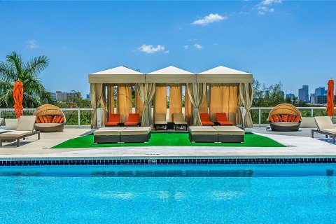 Condo in Miami, Florida, 1 bedroom  № 1818769 - photo 12