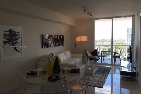 Condo in Miami, Florida, 1 bedroom  № 1818769 - photo 4