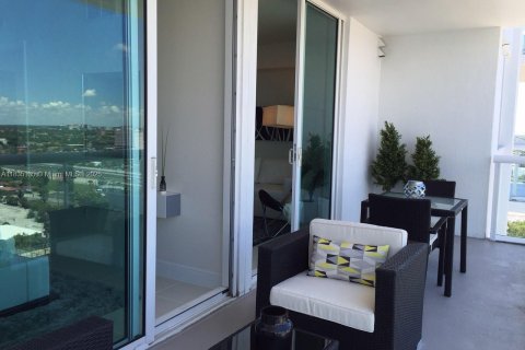 Condo in Miami, Florida, 1 bedroom  № 1818769 - photo 2