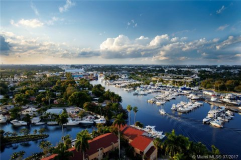 Condo in Miami, Florida, 1 bedroom  № 1818769 - photo 1