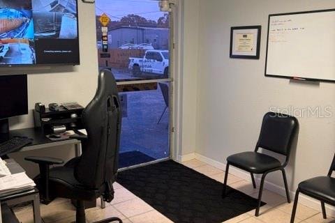 Propiedad comercial en venta en Kenneth City, Florida, 150.97 m2 № 2101096 - foto 16
