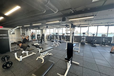 Condo in Miami, Florida, 1 bedroom  № 2003720 - photo 19