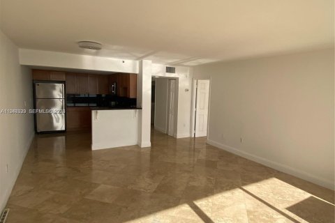 Condo in Miami, Florida, 1 bedroom  № 2003720 - photo 4