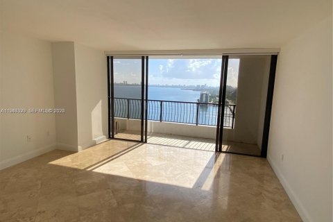 Condo in Miami, Florida, 1 bedroom  № 2003720 - photo 5