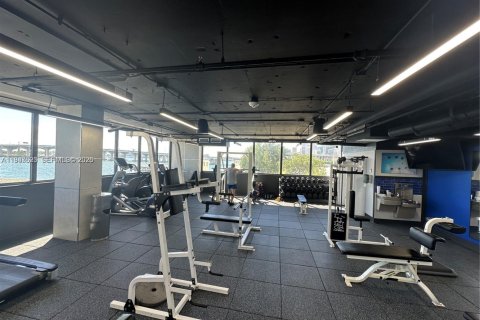 Condo in Miami, Florida, 1 bedroom  № 2003720 - photo 18