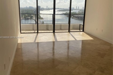 Condo in Miami, Florida, 1 bedroom  № 2003720 - photo 8