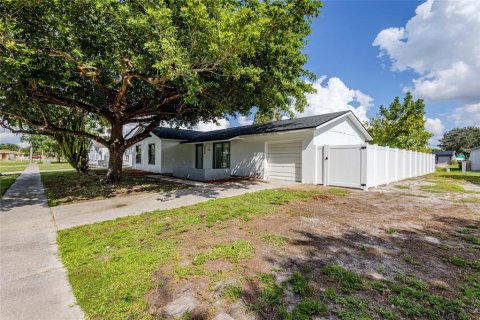 Villa ou maison à vendre à North Fort Myers, Floride: 3 chambres, 119.66 m2 № 2422715 - photo 19
