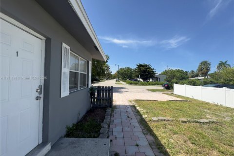 Villa ou maison à louer à Pompano Beach, Floride: 3 chambres, 185.8 m2 № 1966808 - photo 1