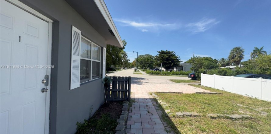 Villa ou maison à Pompano Beach, Floride 3 chambres, 185.8 m2 № 1966808