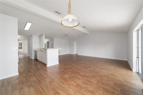 House in Ocala, Florida 4 bedrooms, 198.63 sq.m. № 2206284 - photo 15