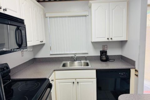 Condo in Sunrise, Florida, 2 bedrooms  № 1839289 - photo 8