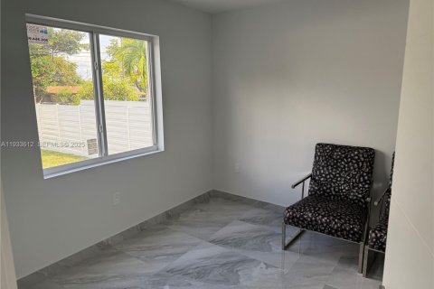 Casa en alquiler en Miami, Florida, 2 dormitorios, 78.97 m2 № 1991442 - foto 6