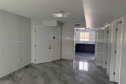Casa en alquiler en Miami, Florida, 2 dormitorios, 78.97 m2 № 1991442 - foto 4