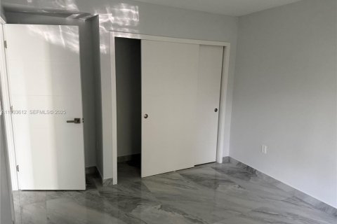 Casa en alquiler en Miami, Florida, 2 dormitorios, 78.97 m2 № 1991442 - foto 11