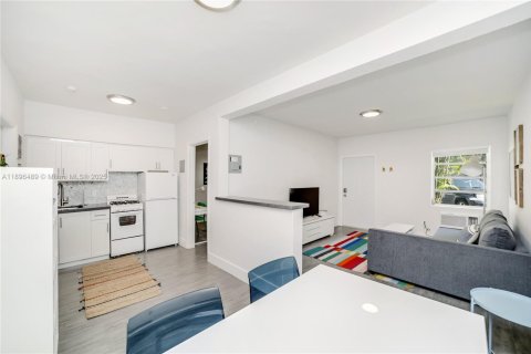 Снять в аренду квартиру в Норт-Майами, Флорида 1 спальня, 44.78м2, № 1948157 - фото 3