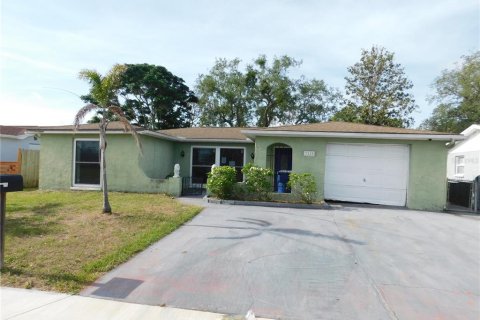 Casa en Holiday, Florida 3 dormitorios, 132.2 m2 № 2229141
