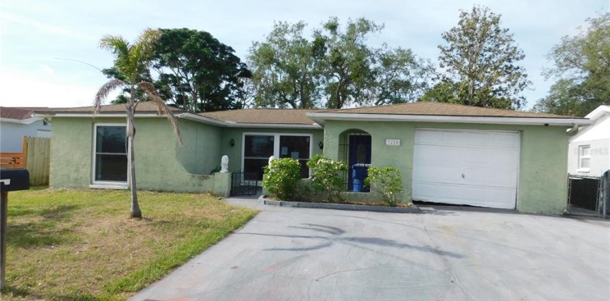 Villa ou maison à Holiday, Floride 3 chambres, 132.2 m2 № 2229141