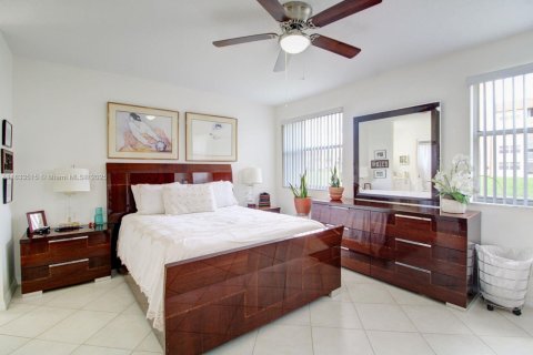 Купить кондоминиум в Санрайз, Флорида 2 спальни, 104.98м2, № 1821770 - фото 8